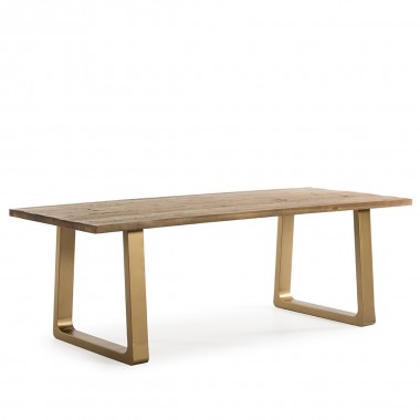 Mesa de comedor con sobre de madera de abeto viejo y patas de metal lacadas en oro