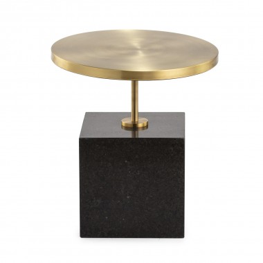 Mesa auxiliar con base cuadrada de mármol negro y sobre redondo de metal dorado
