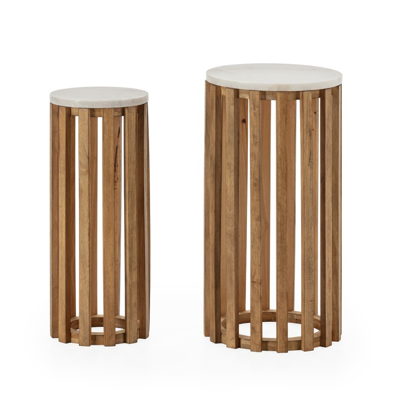 Set de 2 pedestales con base de madera de pino y sobre de mármol blanco.