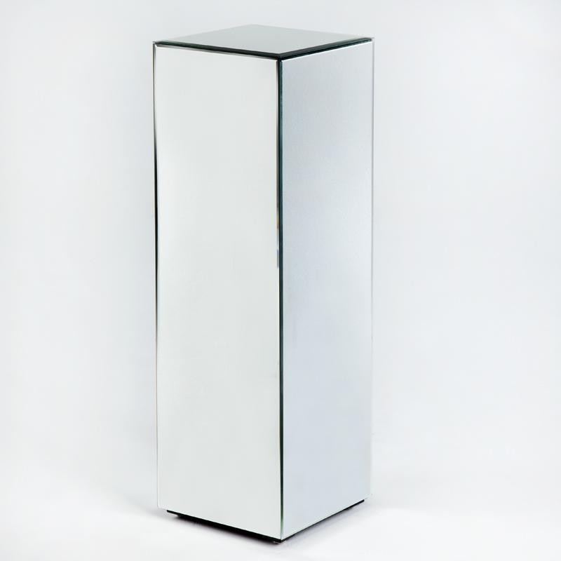 Pedestal de 90 cm fabricado en espejo.