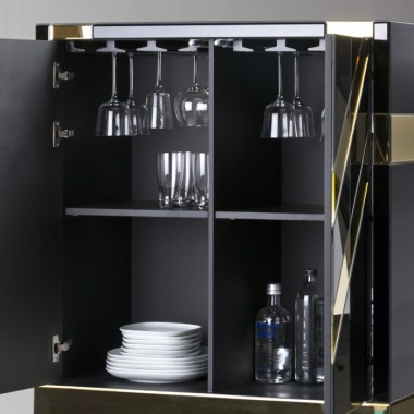 Armario mueble bar de cristal y espejo en color negro y dorado.