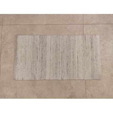 Alfombra artesanal blanca con jaspeado gris 120 x 60 cm