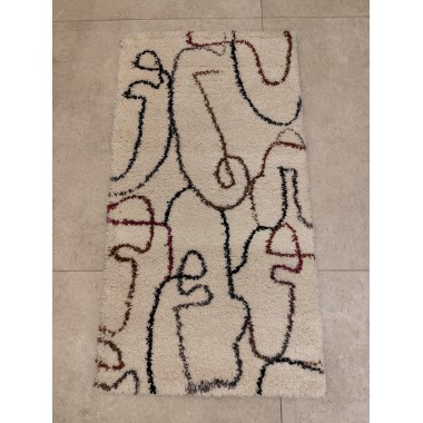 Alfombra blanca con dibujo abstracto 150 x 80 cm