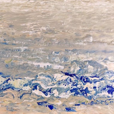 Lienzo abstracto en tonalidades verdes, amarillas, azules y grises